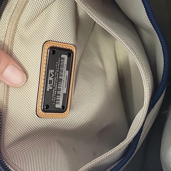 Tumi Leather Santa Monica Mabery Convertable Hobo Purse - Picture 9 of 13